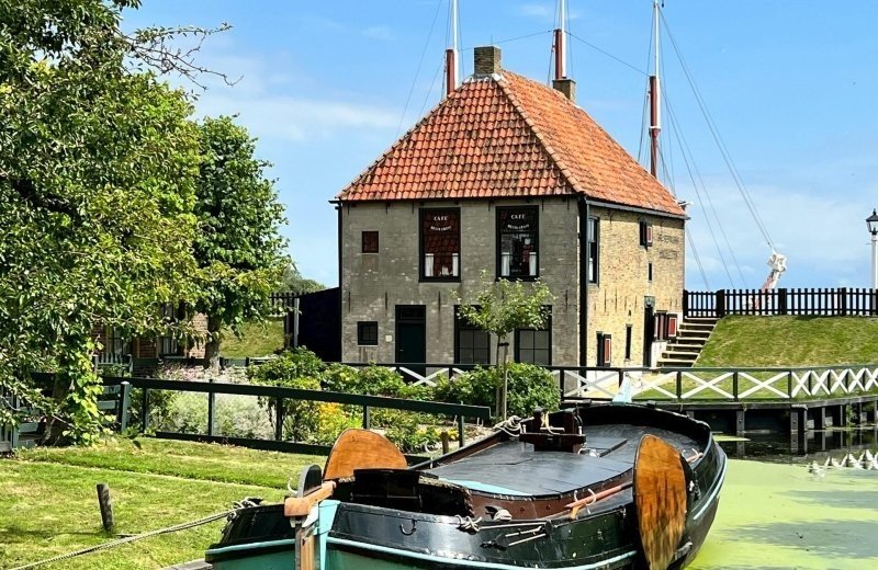 Enkhuizen omgeven door natuur